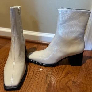 White Vagabond heeled boots
